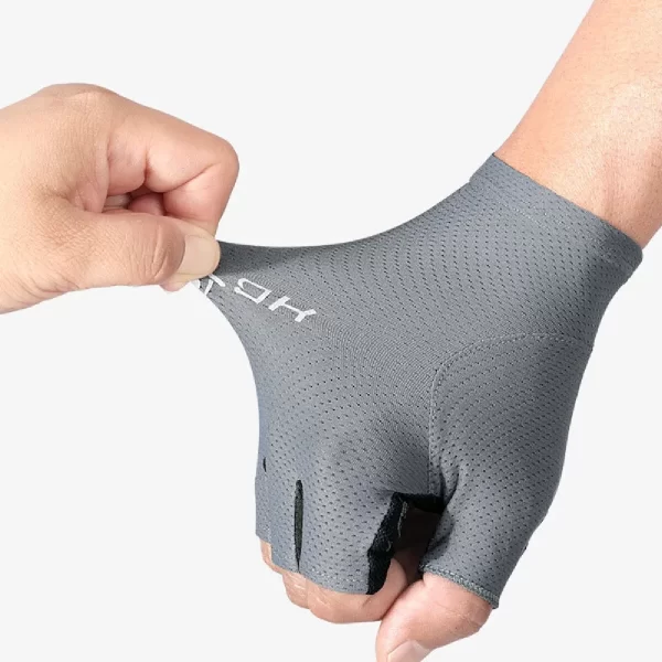 Half Finger Pickleball Gloves - Image 3