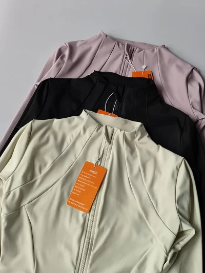 Women Sports Fitness Jacket, Zipper, Long Sleeve Cardigan Slim Tight Activewear.  Great for cooler gyms and a little chilly weather.